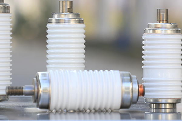 怎樣解決真空滅弧室的漏氣問(wèn)題？