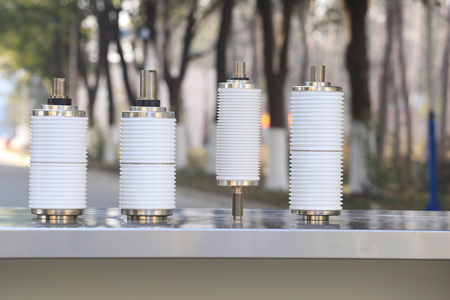 真空開關(guān)管結(jié)構(gòu)及工藝有怎樣的特點(diǎn)和優(yōu)勢(shì)？